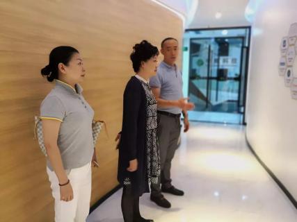 赣江南昌经开区领导受邀访问极悦娱乐加速器，为优质项目落地南昌创造新机遇